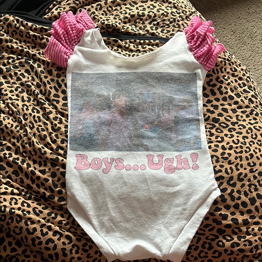 B31 Small Shop Little Rascals Flutter Sleeve Leo